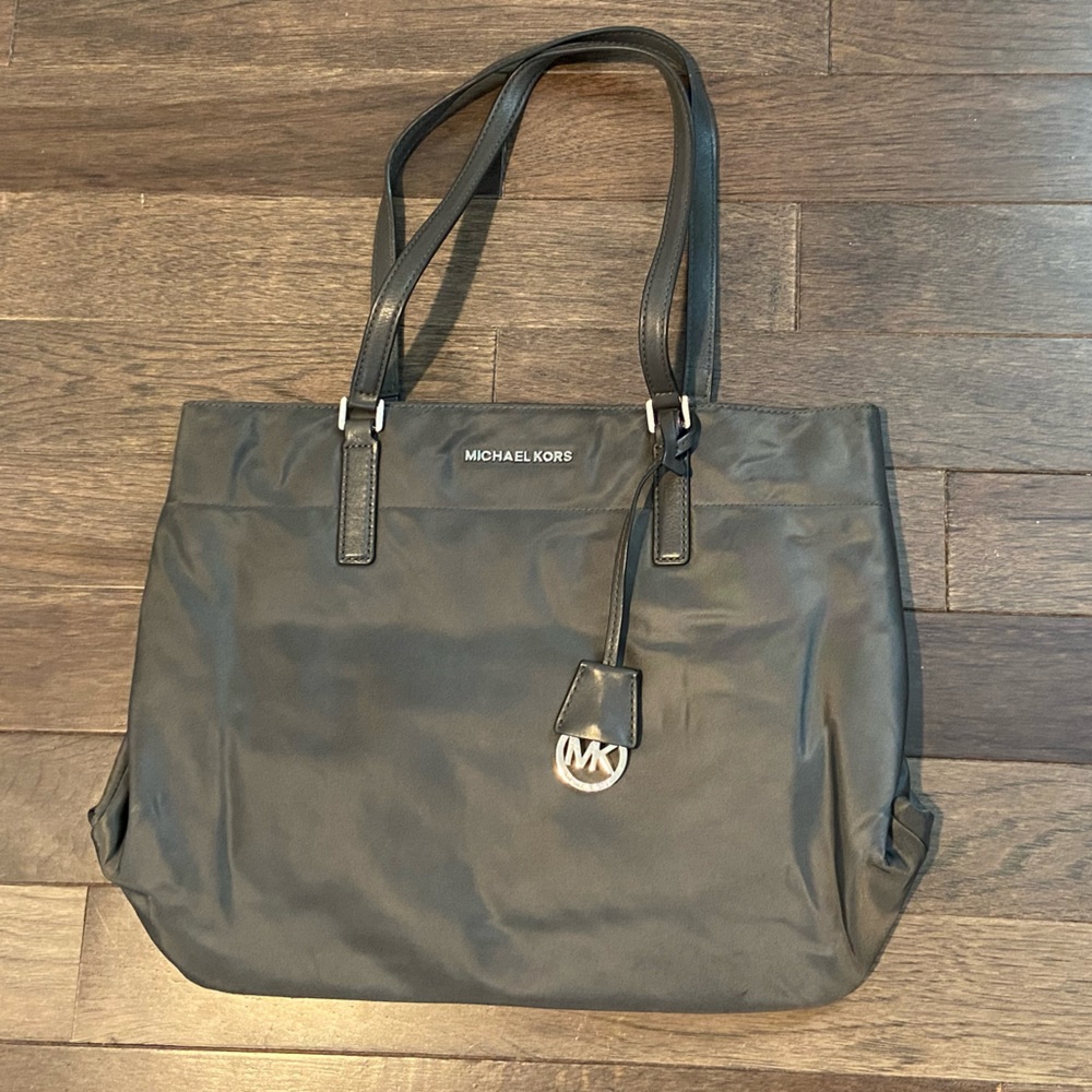 MICHAEL KORS All Weather Bag